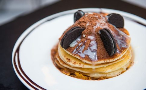 Illustratie voor: Oreo pancakes: het ideale ontbijtje voor de zaterdagmorgen