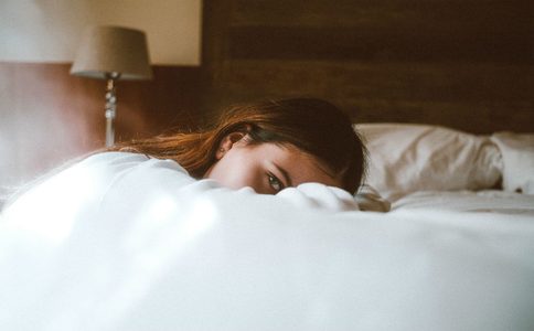 Illustratie voor: 4 seksstandjes die je graag vandaag nog uitprobeert