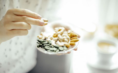 Illustratie voor: Gezonde snacks die je dieet niet verpesten