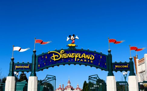 Illustratie voor: Disneyland Parijs gaat flink uitbreiden met de thema’s Marvel, Star Wars en Frozen!