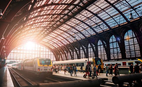 Illustratie voor: De eerste treinrit van Amsterdam naar Londen is een feit