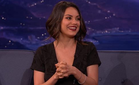 Illustratie voor: Wow! Mila Kunis totaal onherkenbaar in trailer van nieuwe film