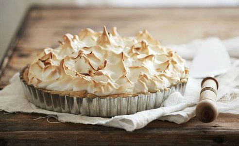 Illustratie voor: Lemon Meringue Pie recept om jezelf te verwennen