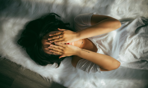 Vrouw in bed