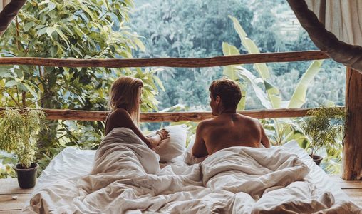 Illustratie voor: Waarom een lover die van reizen houdt je relatie altijd spannend zal houden