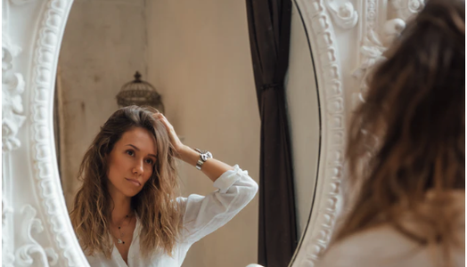 waarom we onszelf knap vinden in de spiegel