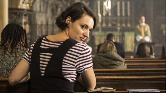 Fleabag in de kerk van de Hot Priest