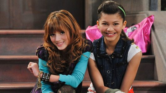 Bella Thorne en Zendaya.