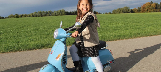 Illustratie voor: Natuurlijk bij de Lidl: de mini Vespa maakt zijn comeback