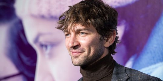 Illustratie voor: Michiel Huisman schittert in Netflix’s nieuwste kerstfilm