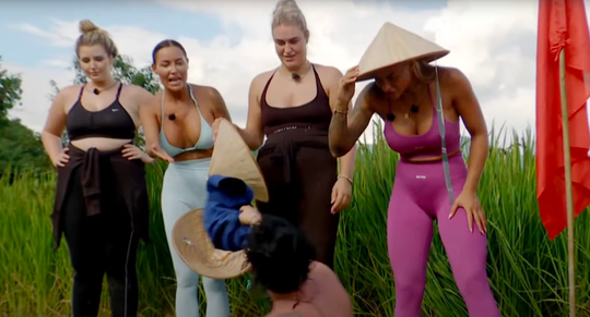 poepen echte meisjes in de jungle (1)
