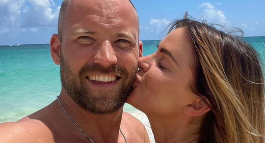 Sylvia Geersen en Joris op vakantie