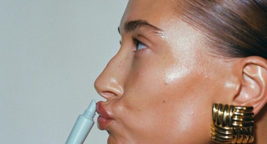hailey-bieber-lippenbalsem