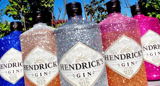 Illustratie voor: Hendrick’s maakt Gin-Tonics drinken nog leuker met deze glittergin!