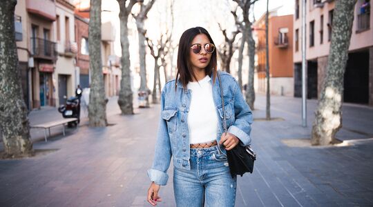 Illustratie voor: Dol op denim? Zo draag jij het denim jack dit seizoen