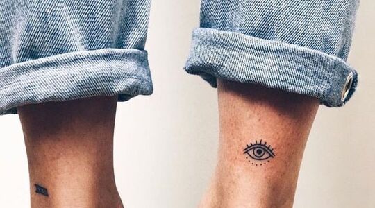 Illustratie voor: Deze kleine enkeltattoo’s maken kiezen onmogelijk én overbodig