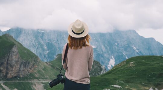 Illustratie voor: Werken of reizen? Zo bepaal jij je keuze