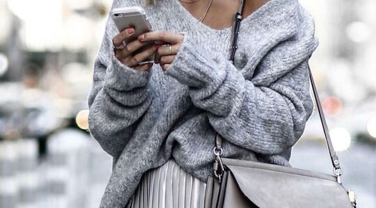 Illustratie voor: 4 looks met de oversized trui voor elke gelegenheid