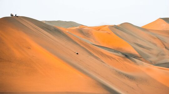 Illustratie voor: Bucketlist materiaal: sandboarden in Peru