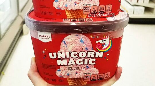 Illustratie voor: Er is nu Unicorn ijs mét glitters