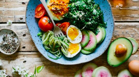Illustratie voor: Waarom je vetten moet eten om vet te verbranden