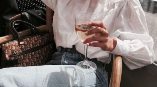 Illustratie voor: Waarom je minder alcohol moet drinken als je een date wilt scoren