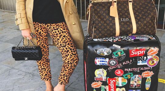 Illustratie voor: Op reis met alleen handbagage? Zo pak jij je koffer in als een pro