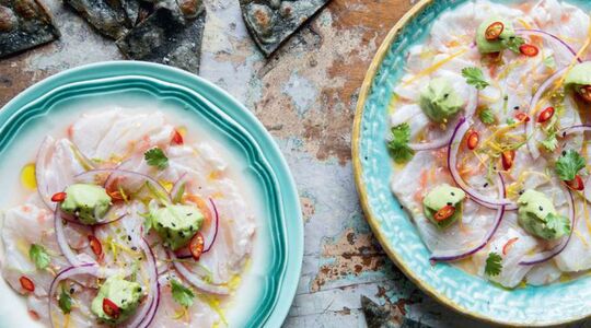 Illustratie voor: Recept: ceviche met passievrucht en tomaat