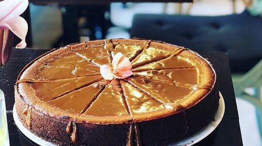 Illustratie voor: Dit vegan taartencafé is jouw nieuwe place to be