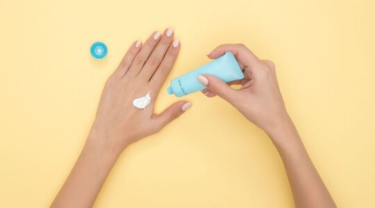 Illustratie voor: Dit moet je weten over zonnebrandcrème