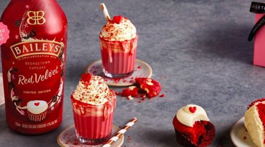 Illustratie voor: Red Velvet Baileys bestaat en wij kunnen nergens anders meer aan denken