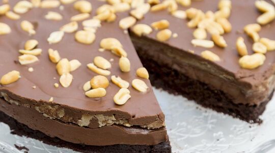 Illustratie voor: Chocoladeliefhebbers opgelet: deze Snickerstaart is voor jou gemaakt