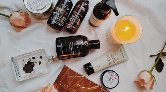 Illustratie voor: Zo maak jij je make-up collectie duurzamer en huidvriendelijker