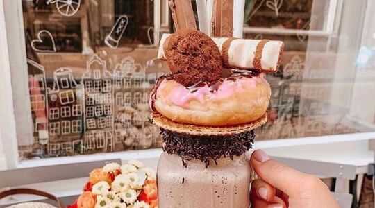 Illustratie voor: 10 x de lekkerste warme chocolademelk in Amsterdam (ja, ook to go)