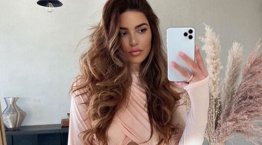 Illustratie voor: Dit is het vermogen van influencer en onderneemster Negin Mirsalehi