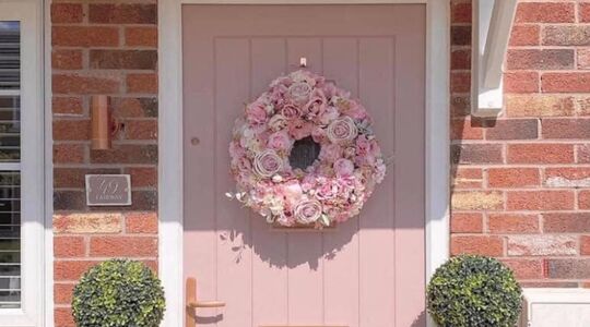 Illustratie voor: Geweldig: Deze woning in Manchester heeft een compleet roze tintje
