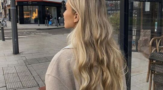 Illustratie voor: Need a haircut? Zo knip je gerust zelf je gespleten punten af!
