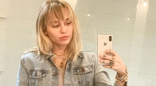 Illustratie voor: Dit is de fraaie villa en autocollectie van popster Miley Cyrus