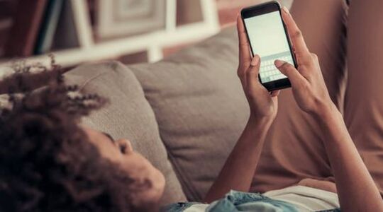 Illustratie voor: Ben jij een ‘dry texter’? Zo komen je appjes niet meer droog over
