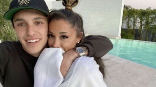 Illustratie voor: Ariana Grande deelt bijzondere trouwfoto’s en ze zijn prachtig