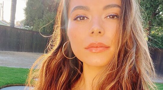 Illustratie voor: Zo ziet iCarly-actrice Miranda Cosgrove er vandaag de dag uit