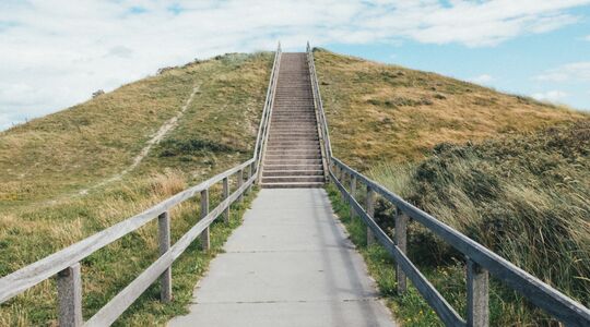Illustratie voor: Zomer in eigen land: 3 leuke strandtenten in Westkapelle