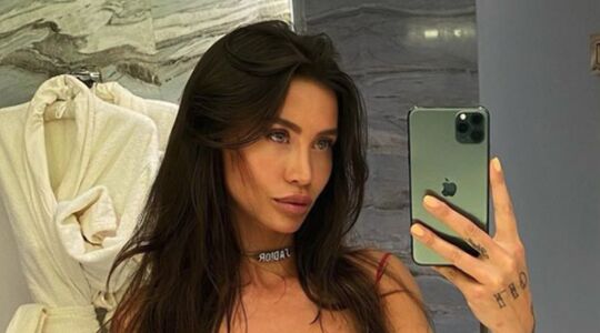 Illustratie voor: Then VS now: Jaimie Vaes voor en na plastische chirurgie