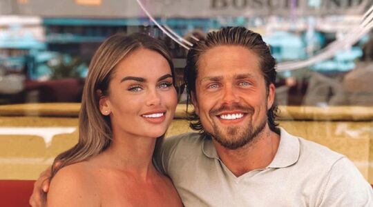 Illustratie voor: Andre Hazes neemt afscheid van Sarah van Soelen en wil ex terug