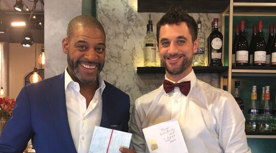 Illustratie voor: First Dates-barman Victor heeft een nieuwe liefde
