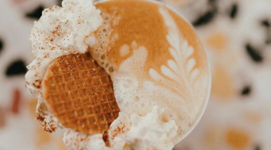 Illustratie voor: De Stroopwafel Latte is hét nieuwe winterse drankje van de Starbucks
