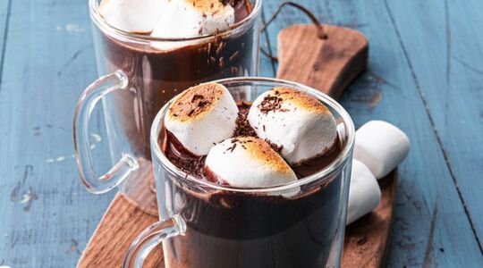 Illustratie voor: Hét recept voor rode wijn chocolademelk