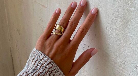clean girl nails