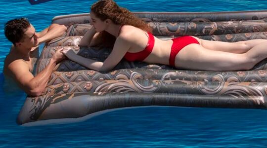 titanic float