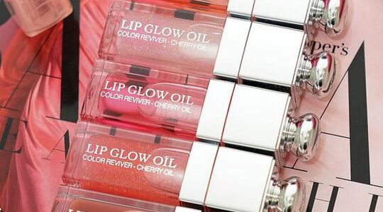 Illustratie voor: Score: dit mega betaalbare product is een dupe van de populaire Dior Lip Oil